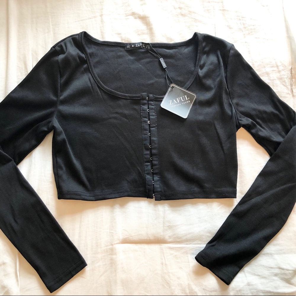 Cropped Long Sleeve Black Top